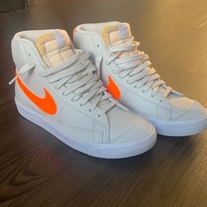 Nike Blazer Mid ‘77.  Women’s Size 7